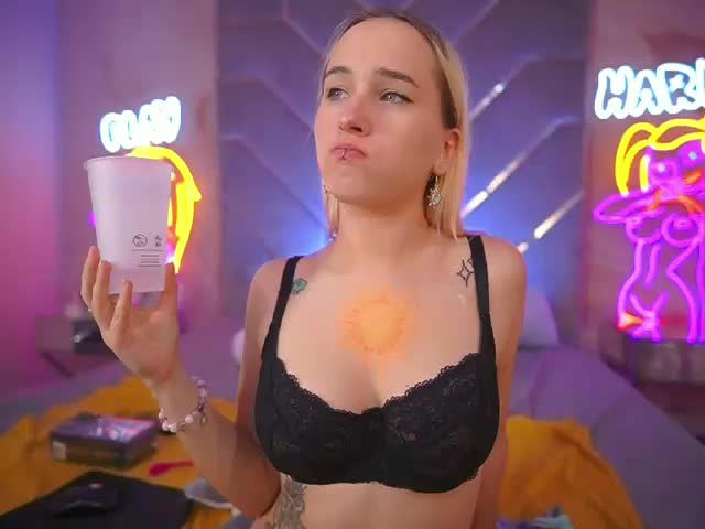 LilElfie Cam Model Chat October 4, 2025