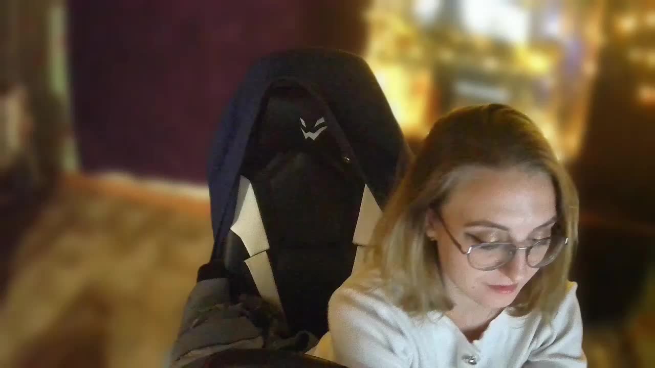 IcePrincess Cam Model Chat October 4, 2025