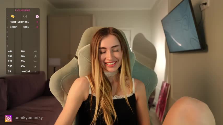 Coconutkittyy Cam Model Chat October 4, 2025