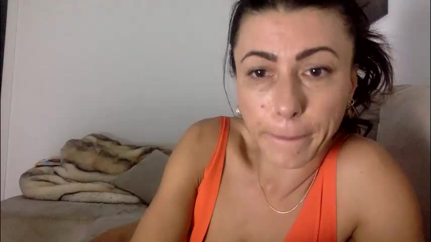 swee788485 Cam Model Chat October 5, 2025