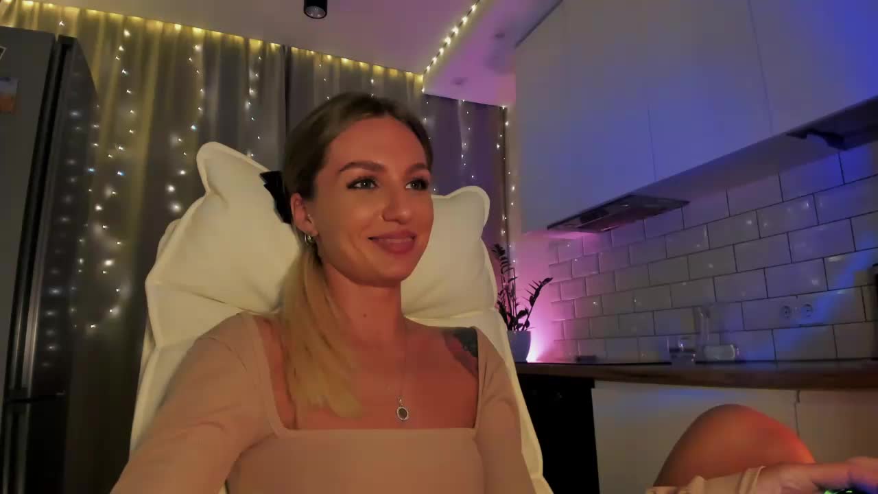 EnlivenLuv Cam Model Chat October 5, 2025