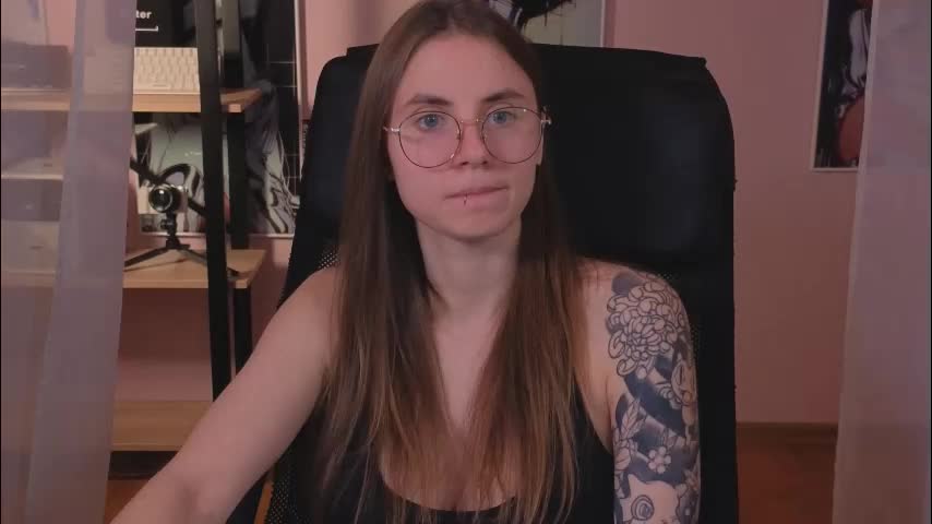 _lovelylove_ Cam Model Chat October 5, 2025