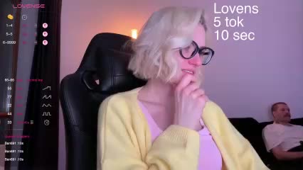 Sexy-Sweets Cam Model Chat October 5, 2025