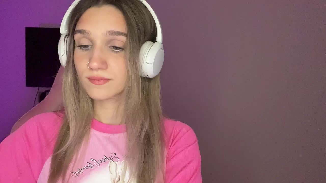 BabyTamagochi Cam Model Chat October 5, 2025