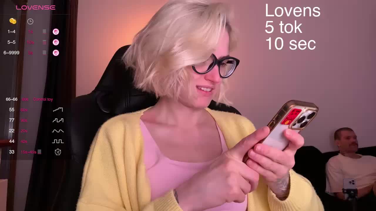 Sexy-Sweets Cam Model Chat October 5, 2025