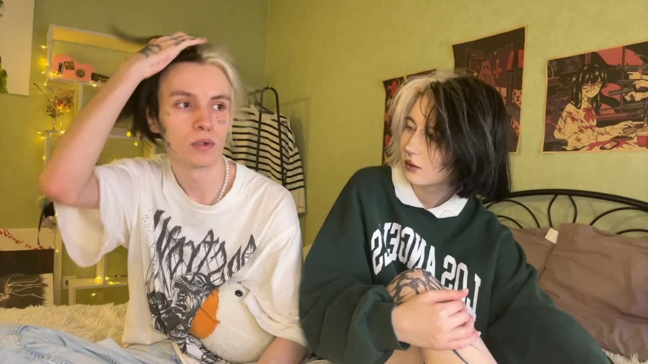 VeryRareTwins Cam Model Chat October 5, 2025