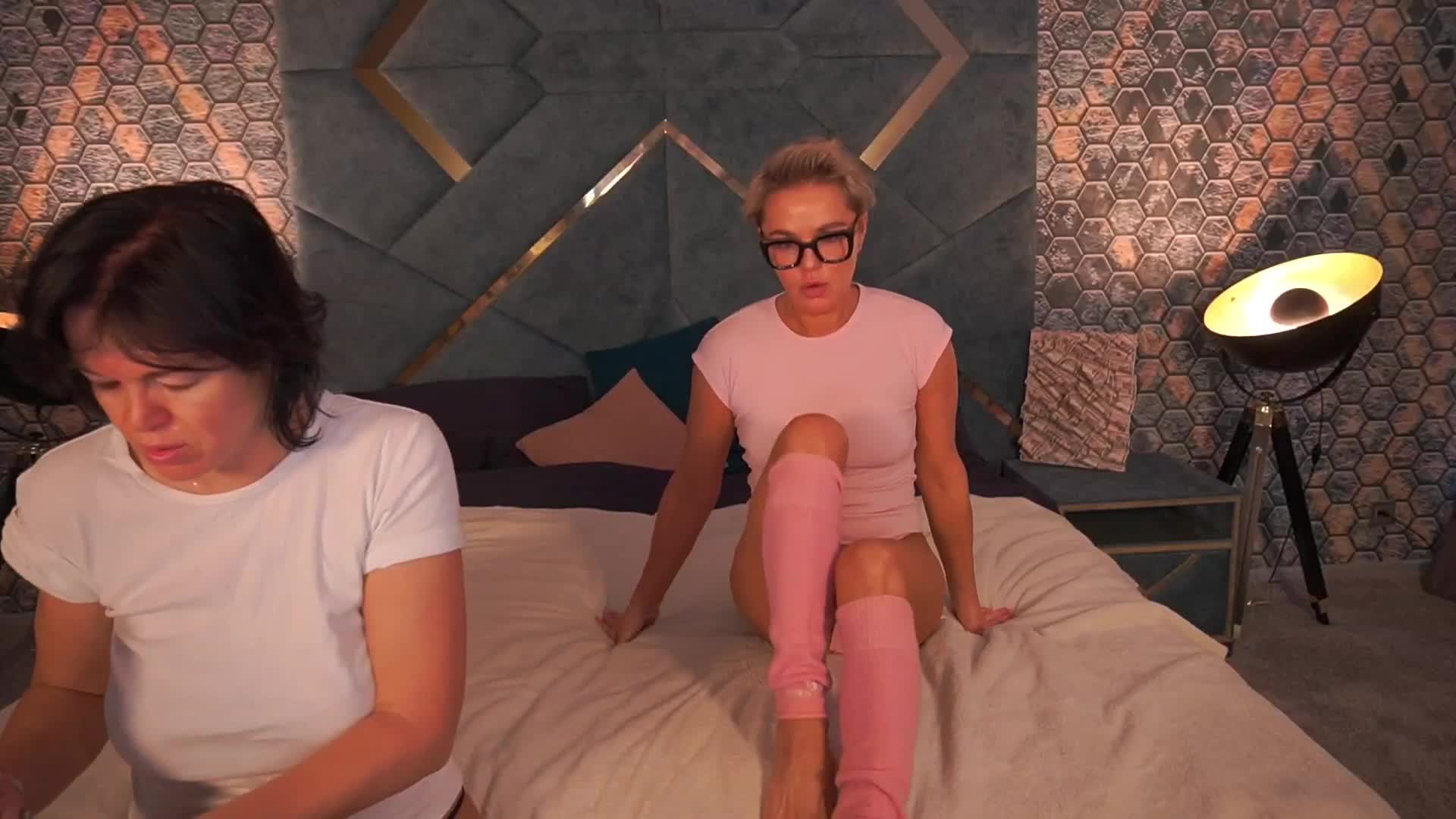 PleasureWeCouple Cam Model Chat October 5, 2025