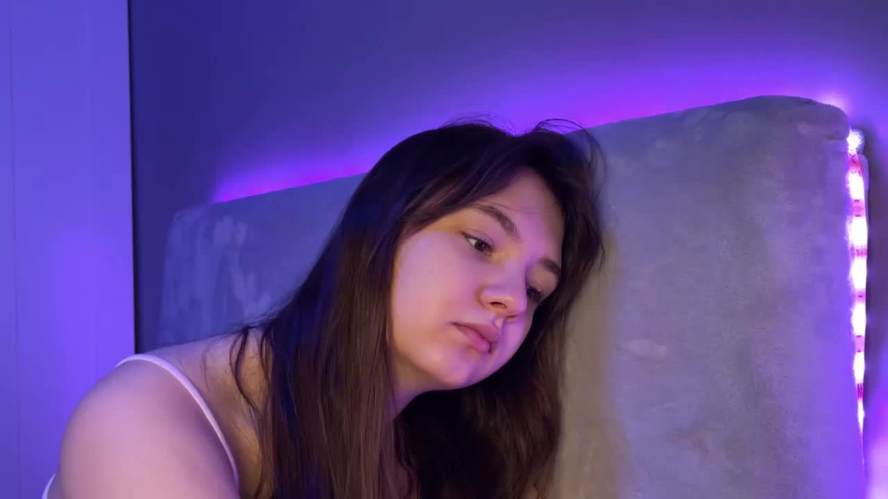 AlisaRichGold Cam Model Chat October 5, 2025