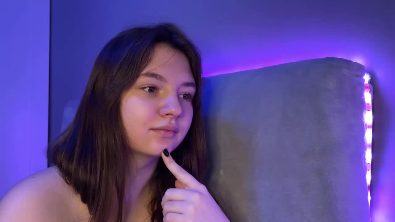 AlisaRichGold Cam Model Chat October 5, 2025