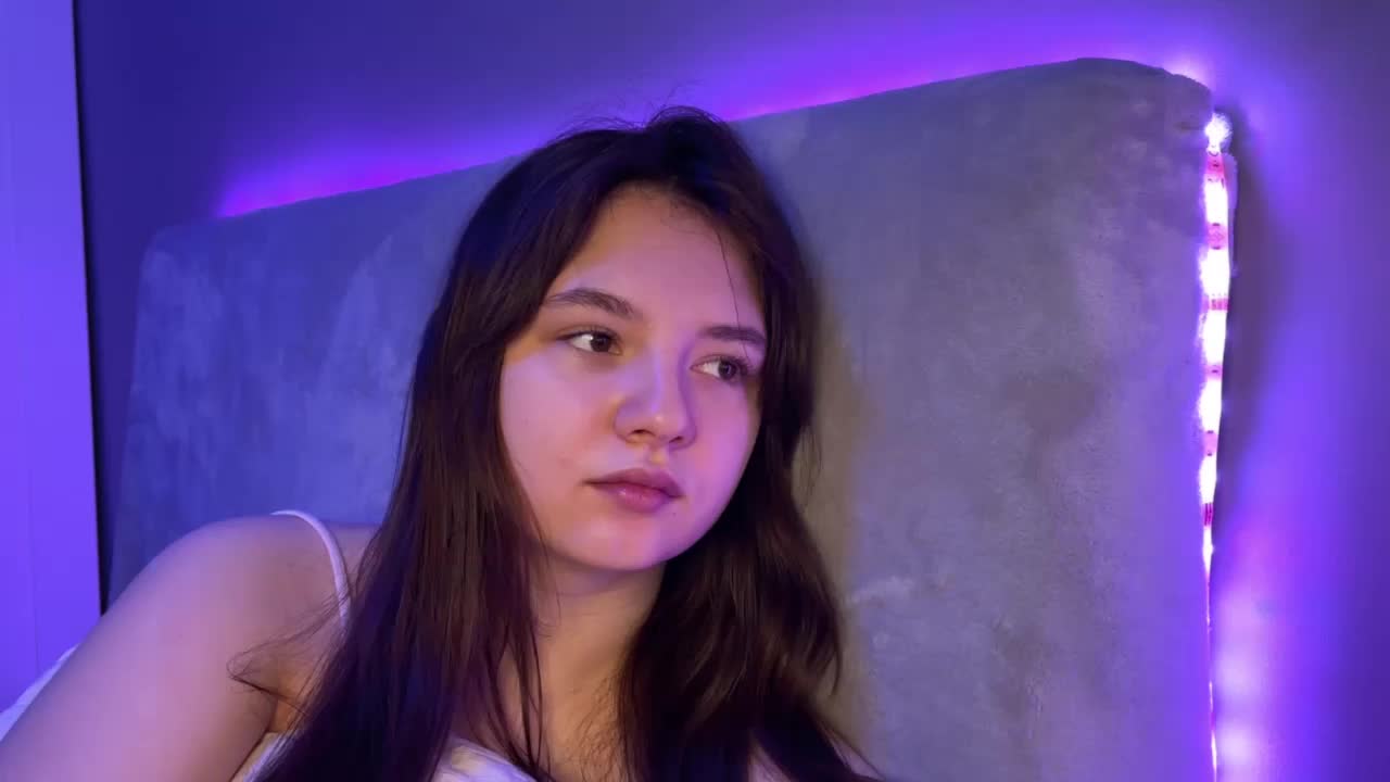 AlisaRichGold Cam Model Chat October 5, 2025