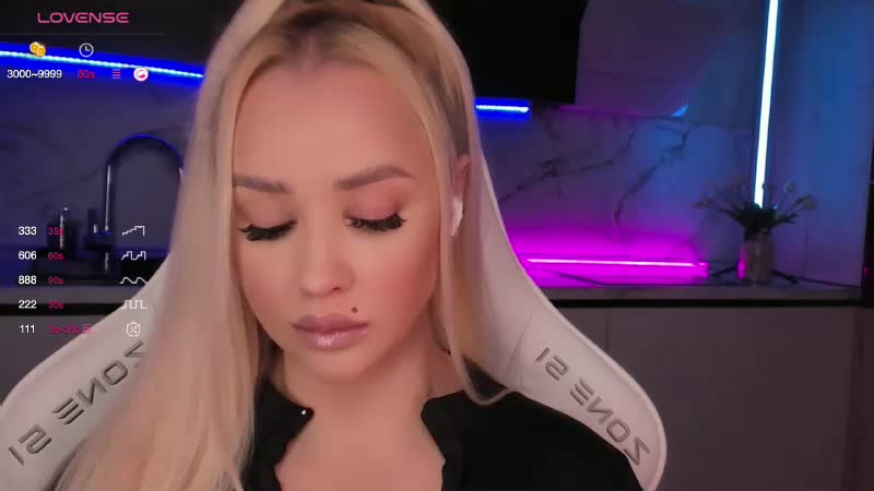 In-your-fucking-mind Cam Model Chat October 5, 2025