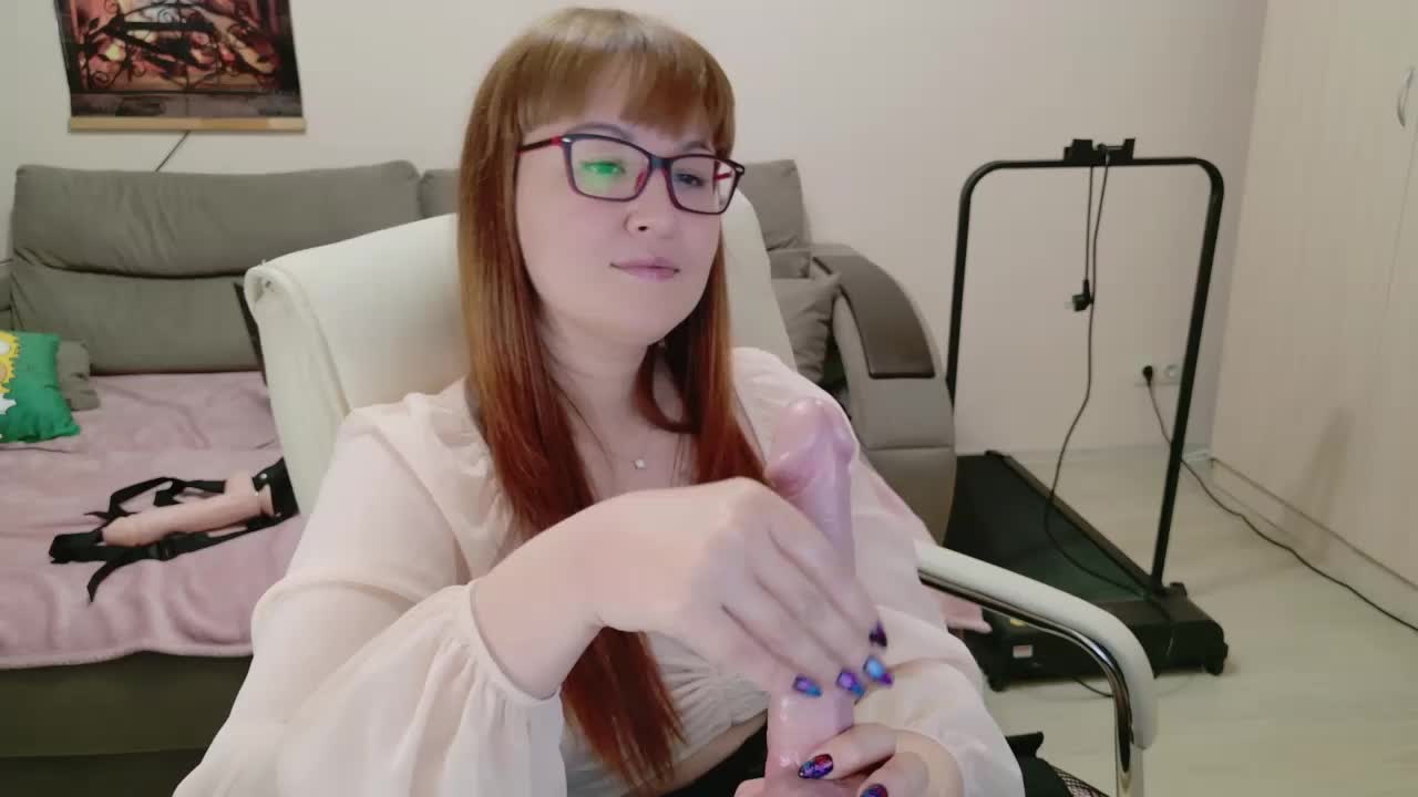 MISTRESS-FOX Cam Model Chat October 5, 2025