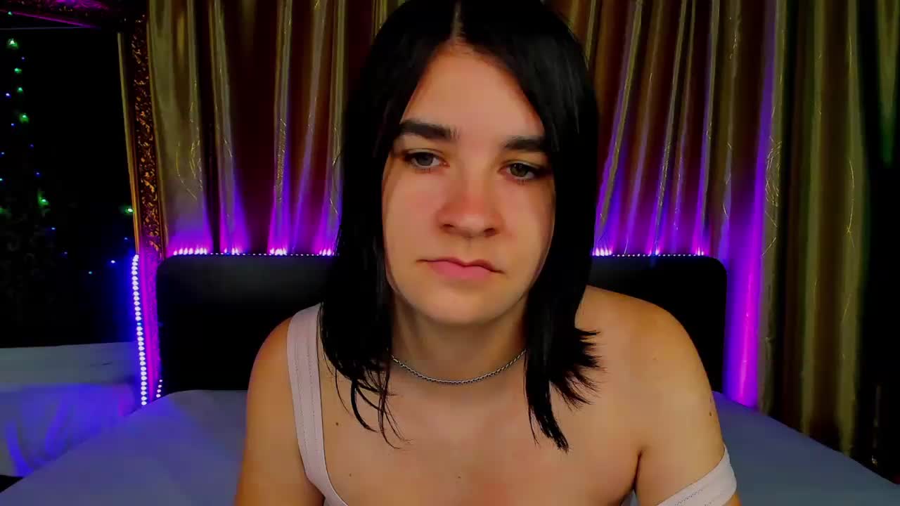 Polly-Love Cam Model Chat October 5, 2025