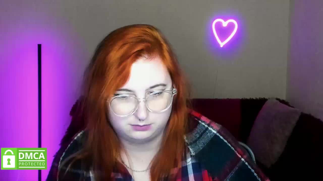 Aliciaredluv Cam Model Chat October 5, 2025