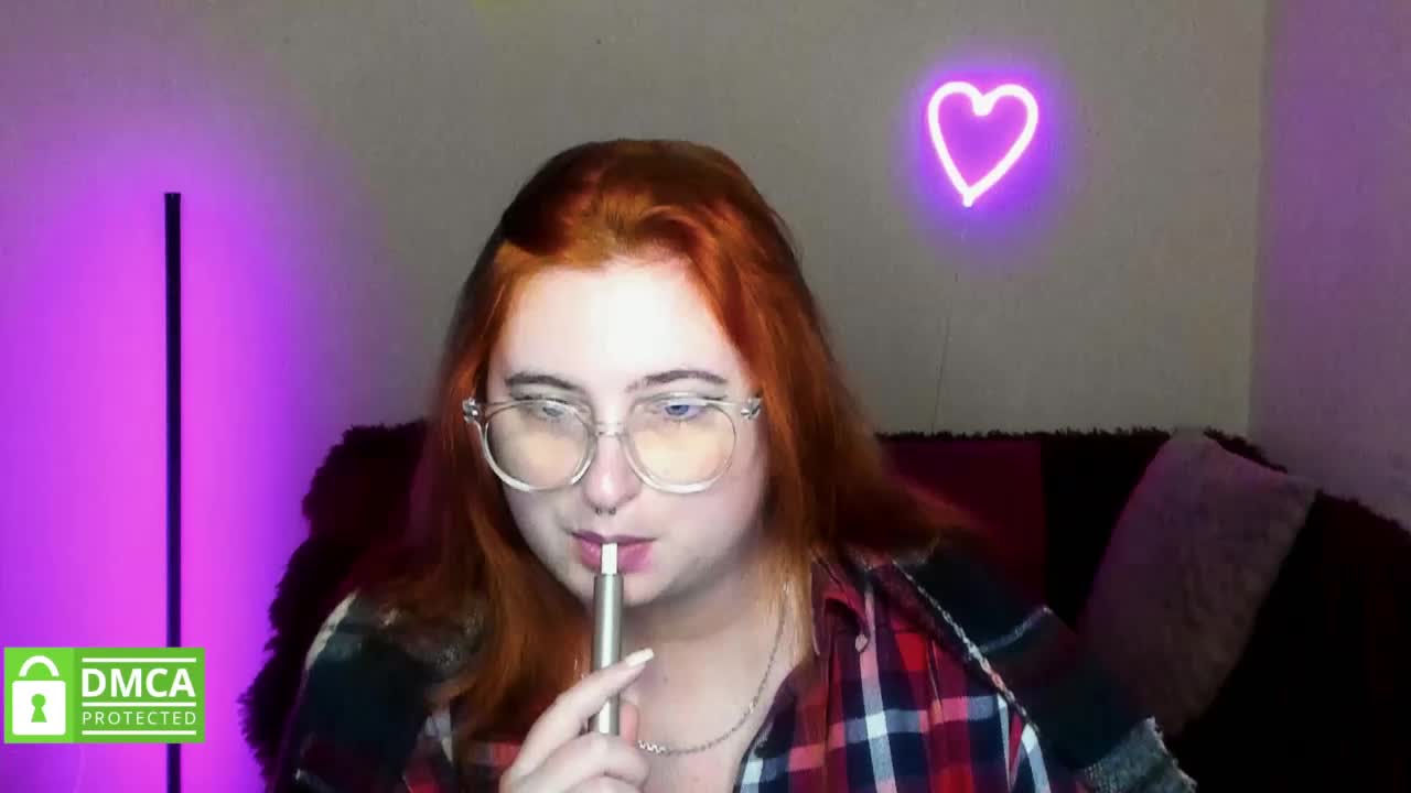 Aliciaredluv Cam Model Chat October 5, 2025