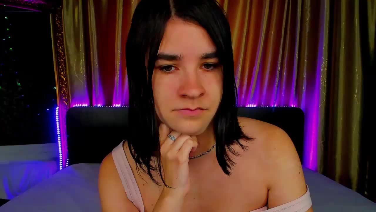 Polly-Love Cam Model Chat October 5, 2025