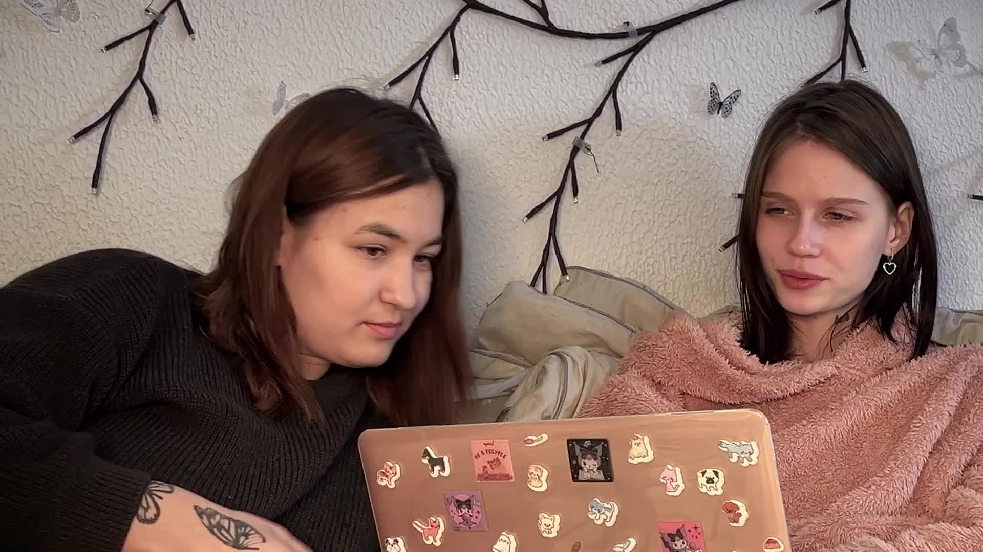 ZoyaVikki Cam Model Chat October 5, 2025