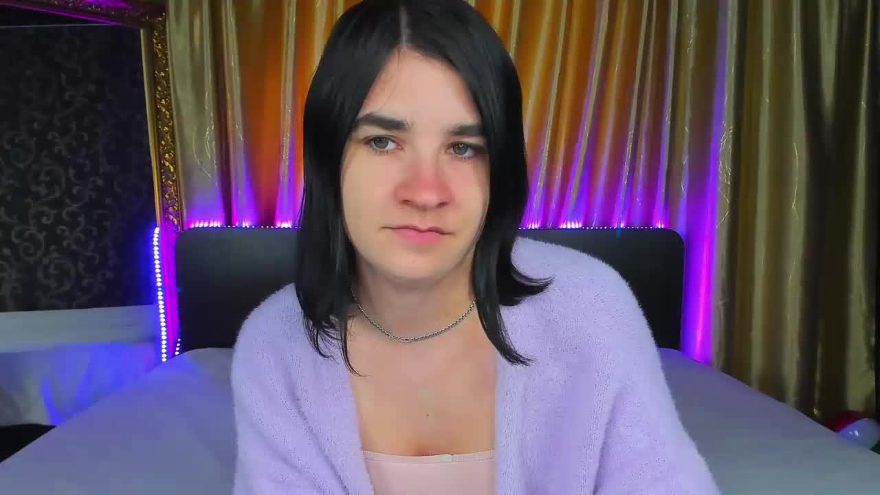 Polly-Love Cam Model Chat October 5, 2025