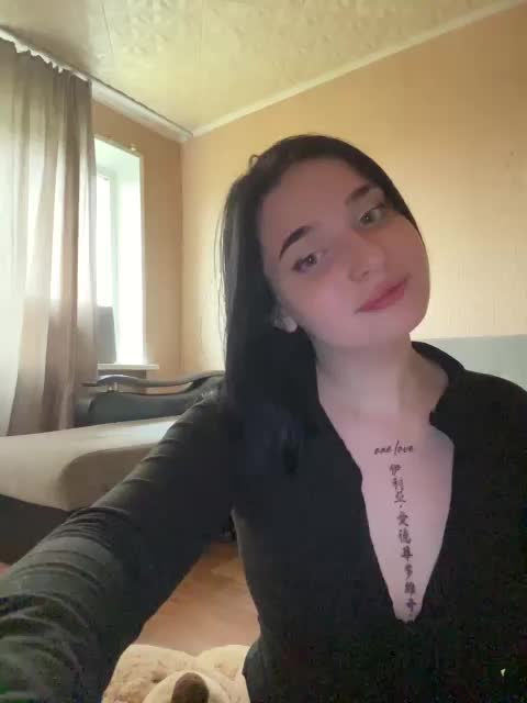 Aliska22 Cam Model Chat October 5, 2025