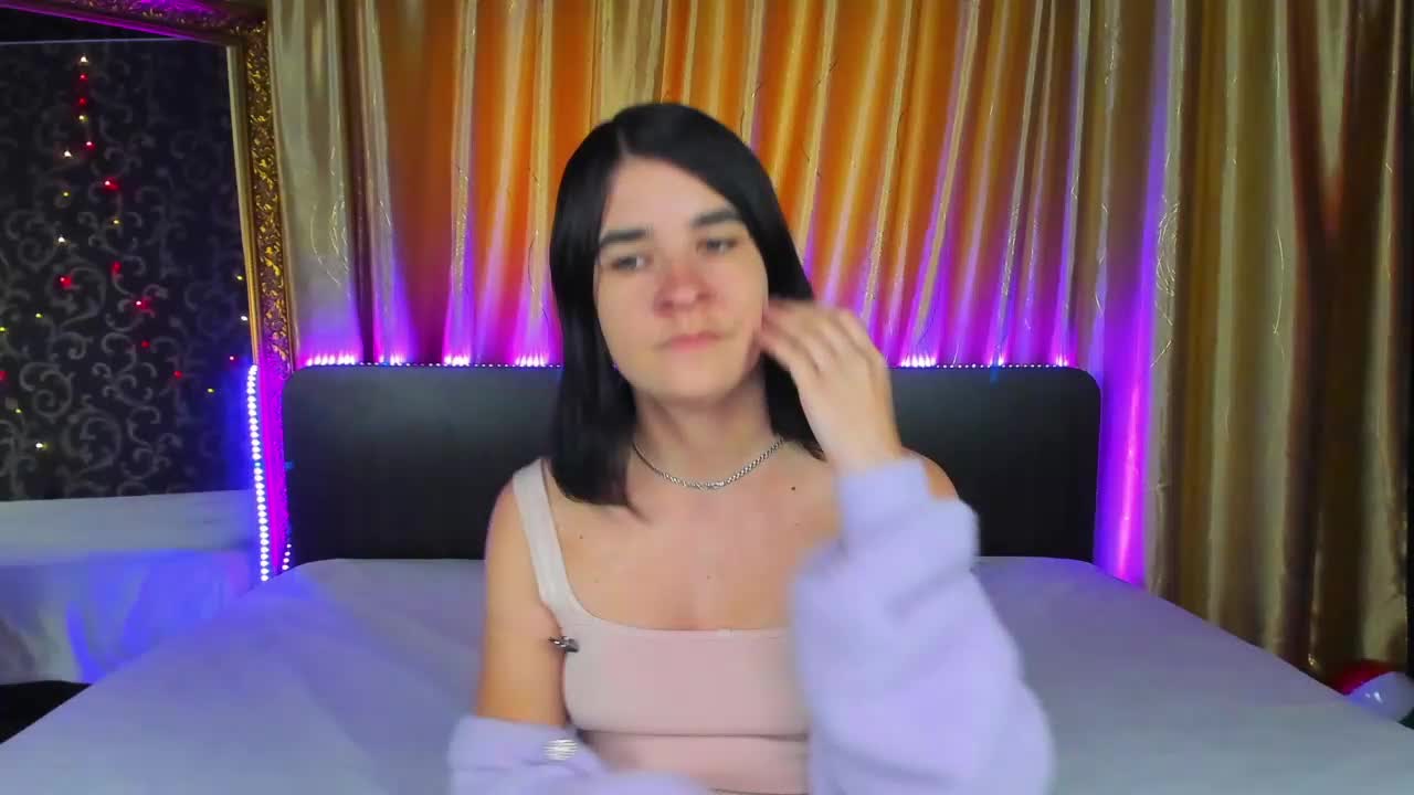 Polly-Love Cam Model Chat October 5, 2025