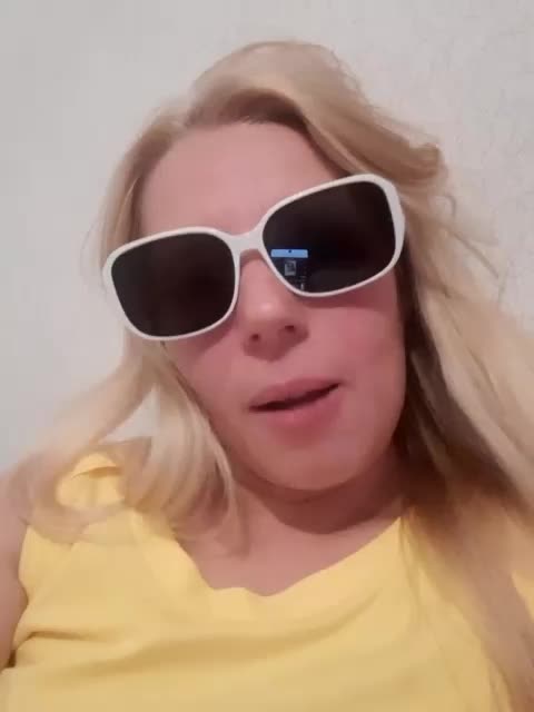 -nelya- Cam Model Chat October 5, 2025