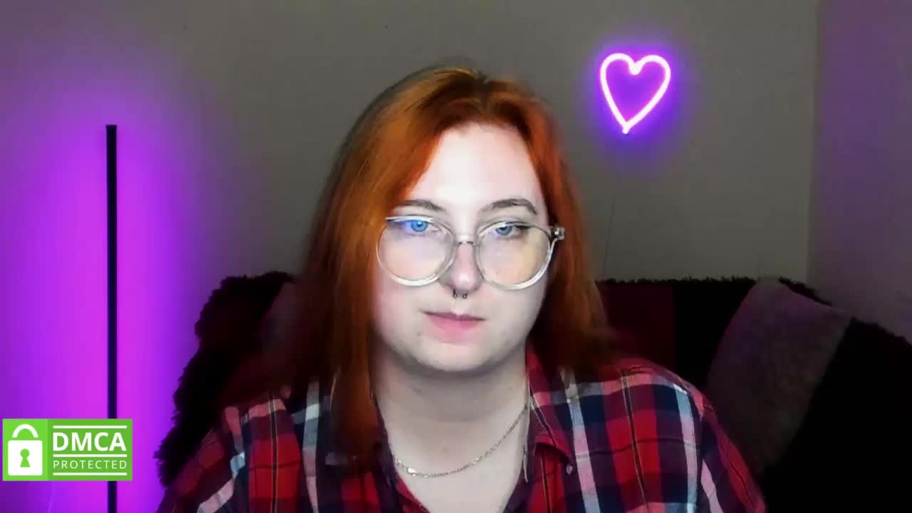 Aliciaredluv Cam Model Chat October 5, 2025