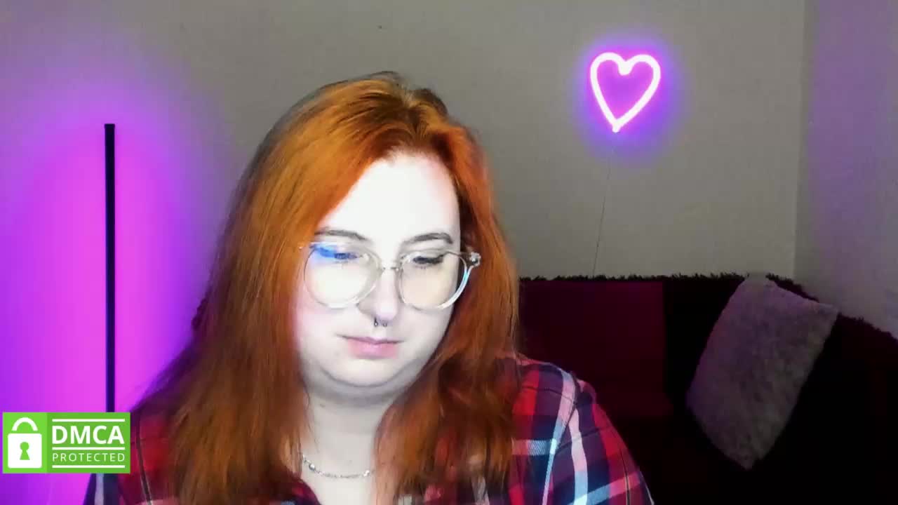 Aliciaredluv Cam Model Chat October 5, 2025