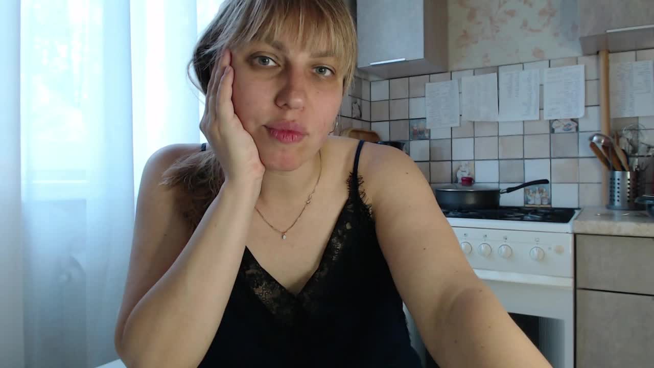 Karmella Cam Model Chat October 6, 2025