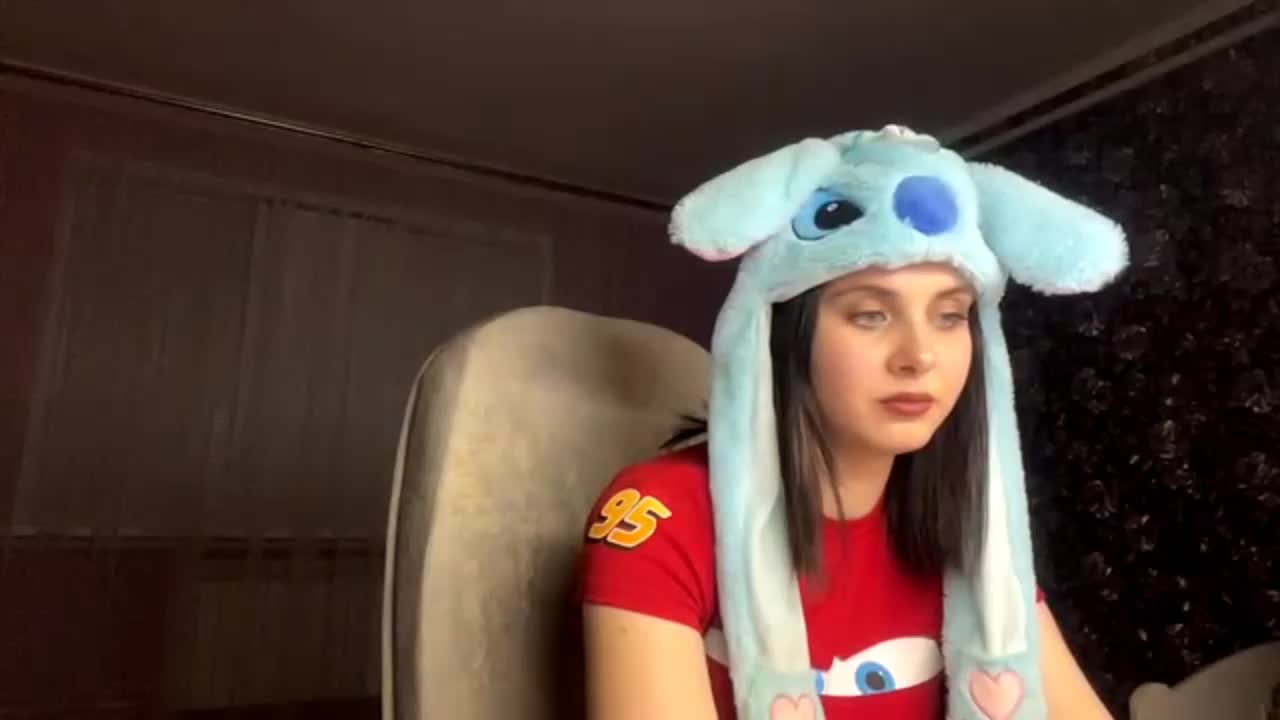 CANDY-LIPS-GIRL Cam Model Chat October 6, 2025