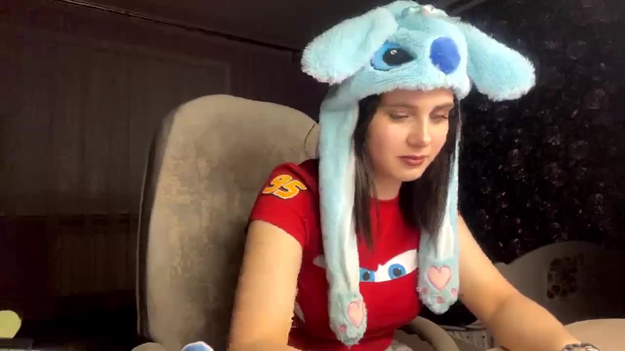 CANDY-LIPS-GIRL Cam Model Chat October 6, 2025