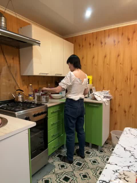 vik77777A Cam Model Chat October 6, 2025