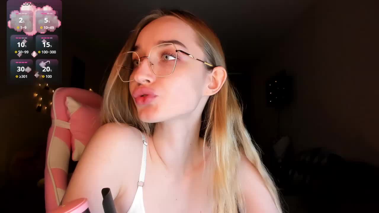 Polikinesis Cam Model Chat October 6, 2025