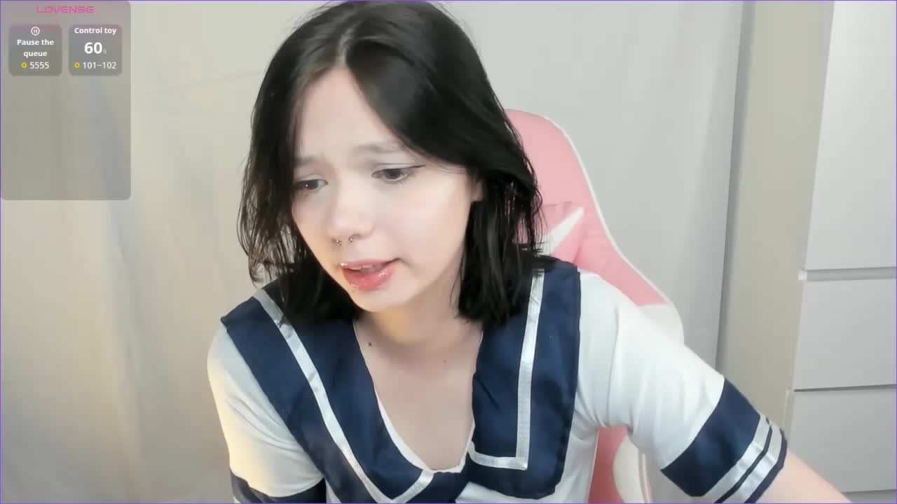 QueenOfDarkLove Cam Model Chat October 6, 2025