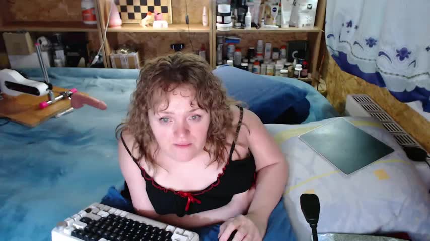 MiniNatalie Cam Model Chat October 6, 2025