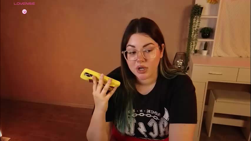 sunflower0907 Cam Model Chat October 6, 2025