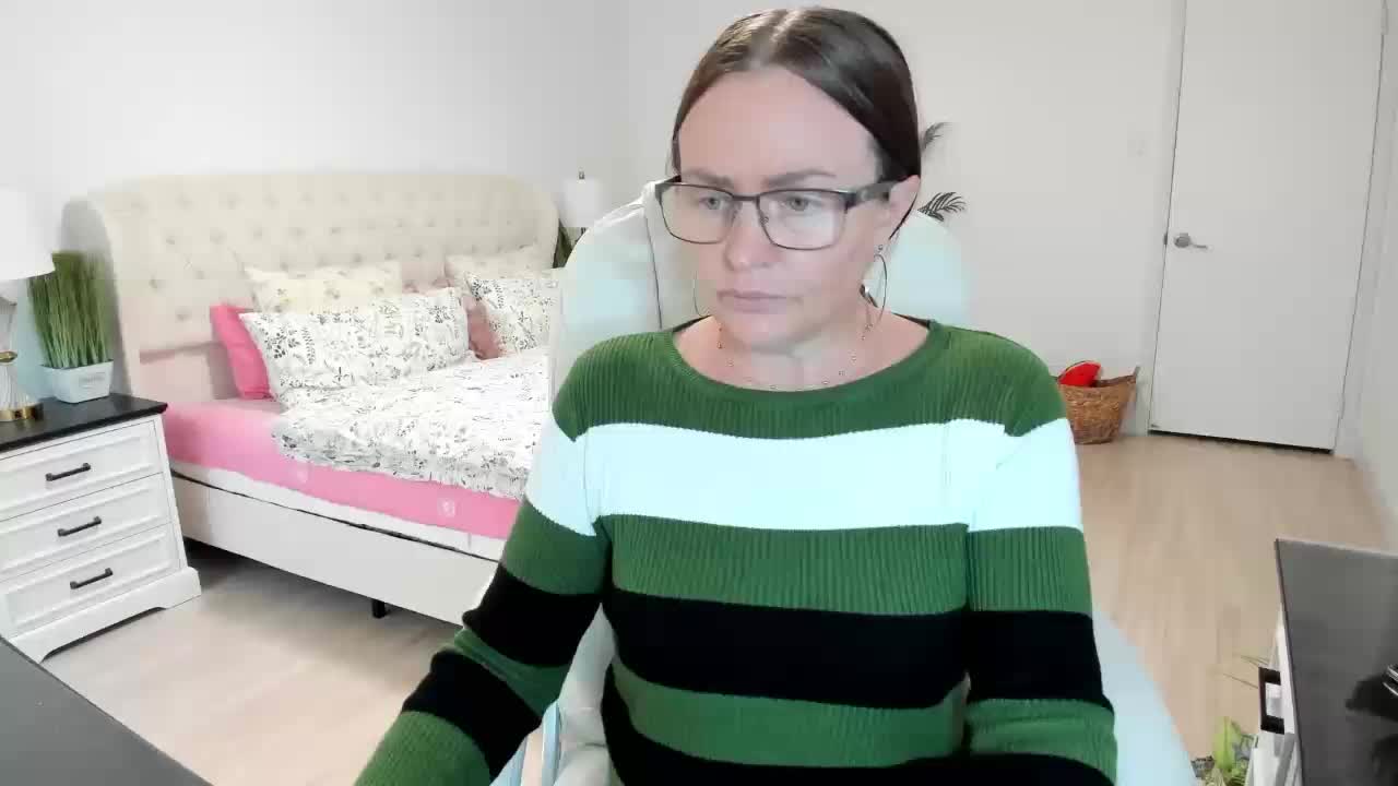 -Michelle- Cam Model Chat October 6, 2025
