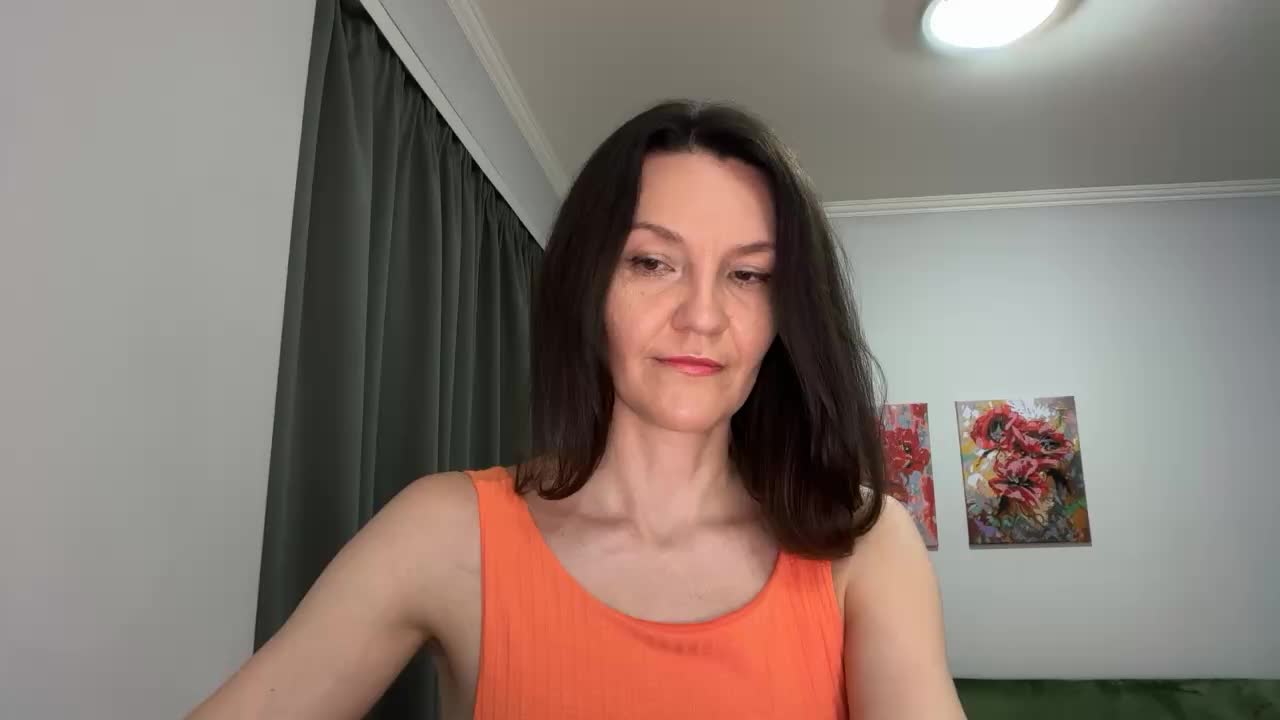 _lastochka_ Cam Model Chat October 6, 2025