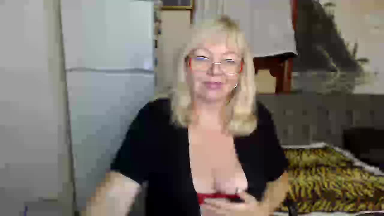 EvelynLoveShy Cam Model Chat October 6, 2025