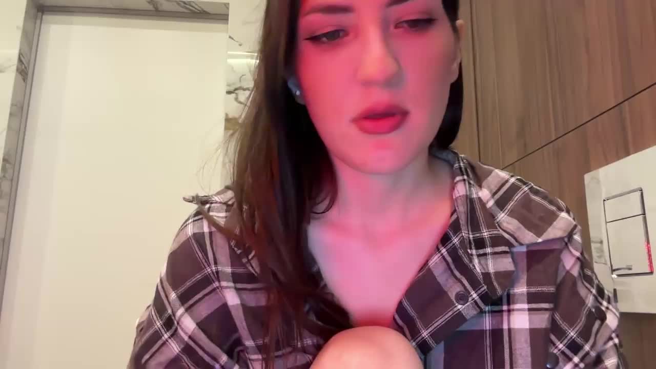 SelenaMoon Cam Model Chat October 6, 2025