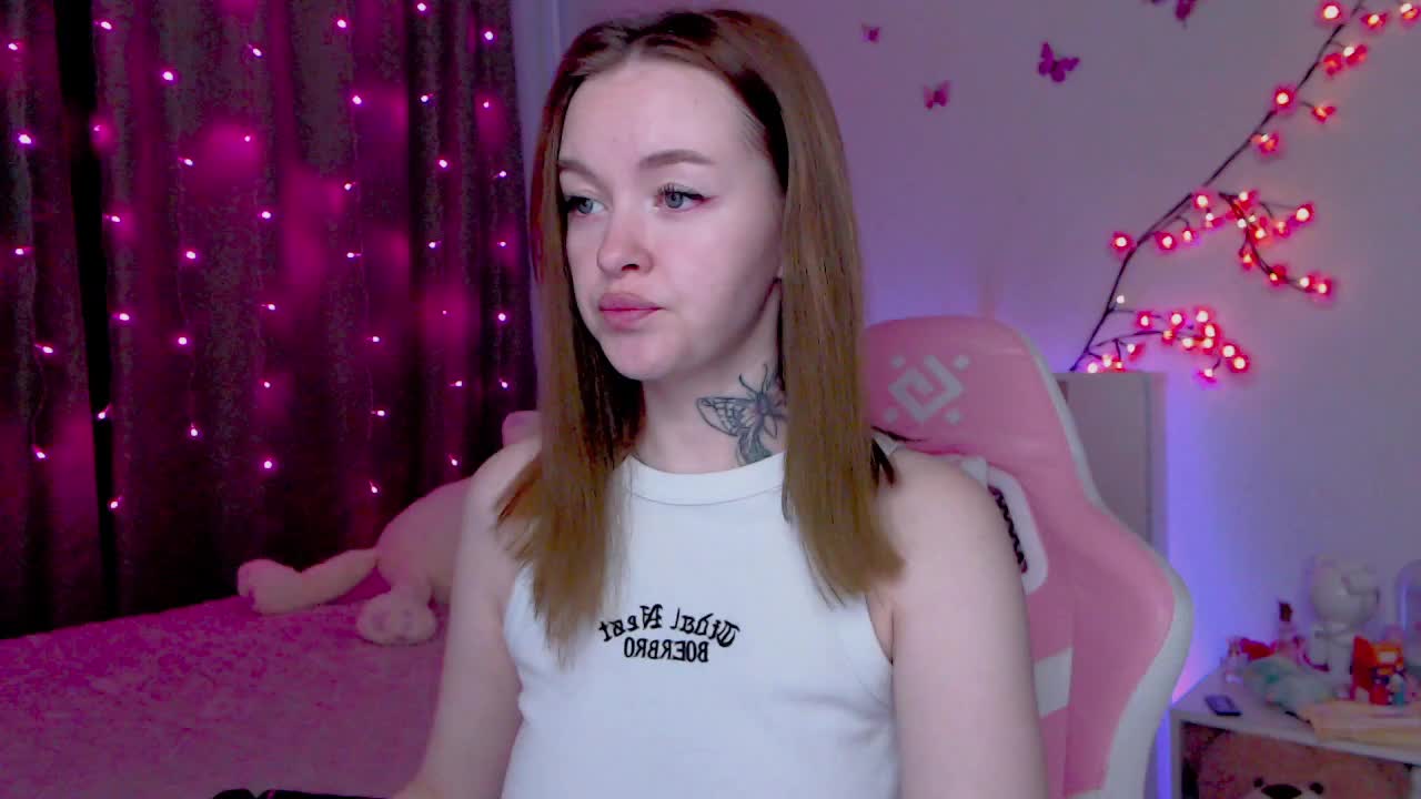 NaughtyMable Cam Model Chat October 6, 2025