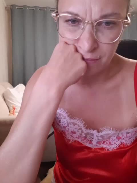 IriskaMai Cam Model Chat October 6, 2025