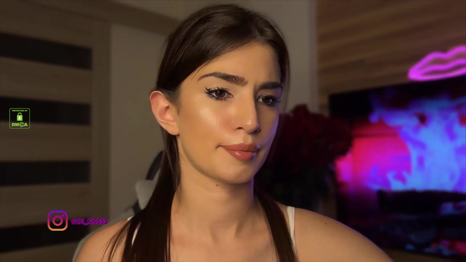 Sofi-Mi Cam Model Chat October 6, 2025