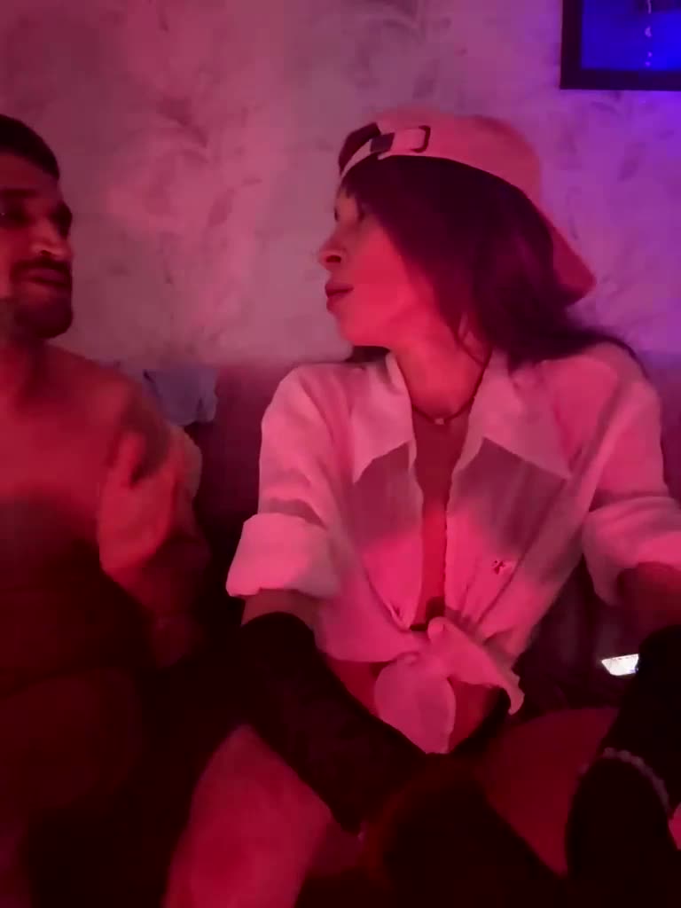 VIP17CoupleDream Cam Model Chat October 6, 2025