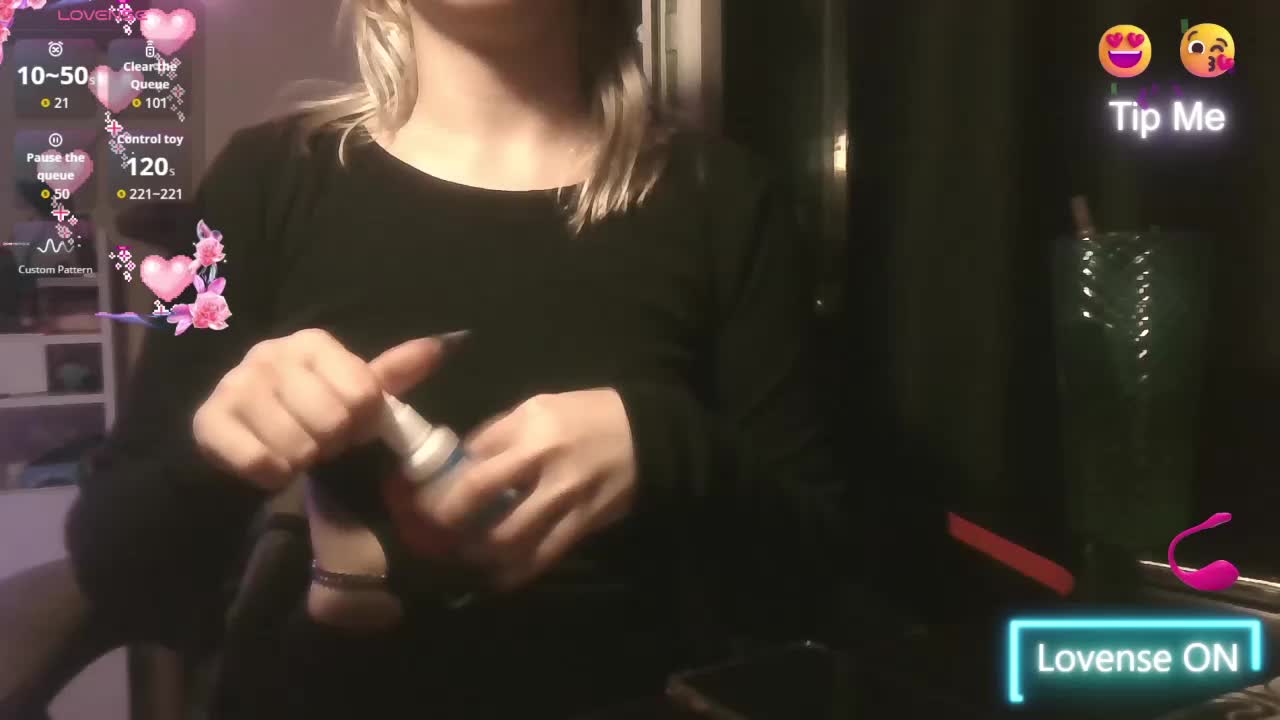 Christina-5 Cam Model Chat October 6, 2025