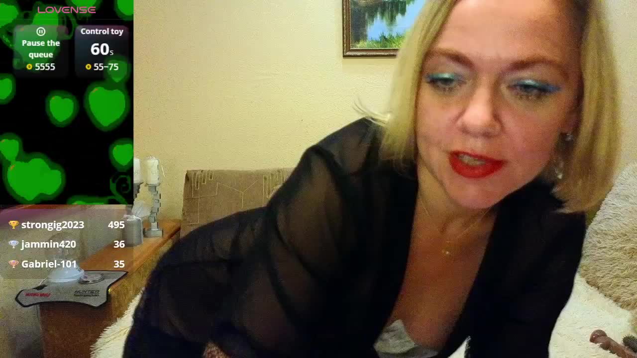 YourXQueen Cam Model Chat October 6, 2025