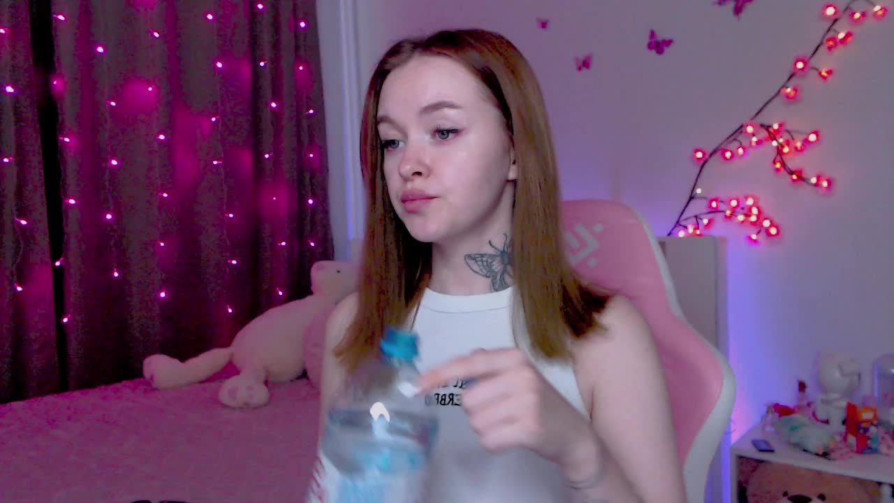 NaughtyMable Cam Model Chat October 6, 2025