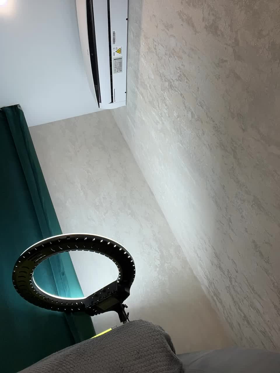 Ellidi Cam Model Chat October 6, 2025