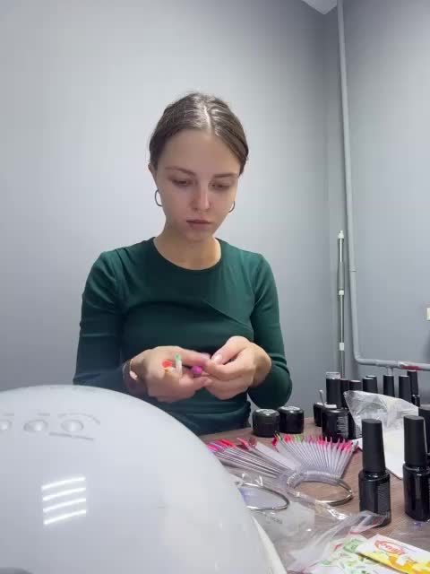 Pretty-girl-smart Cam Model Chat October 6, 2025