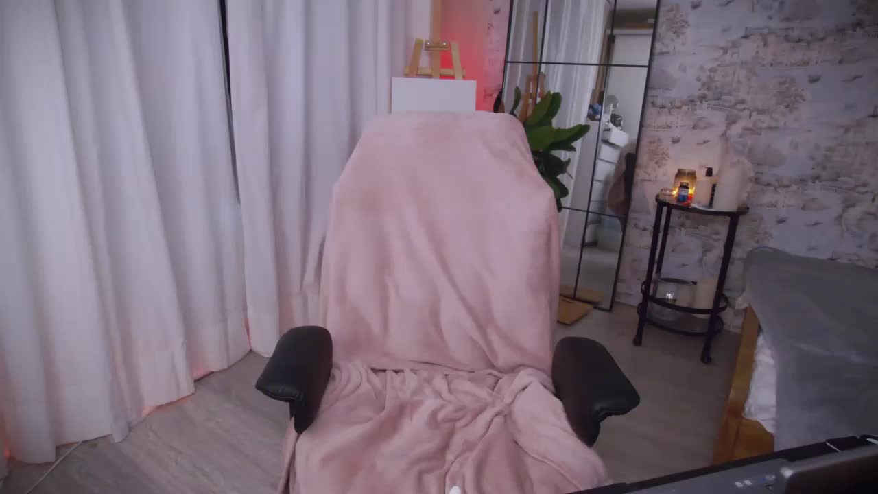 LOVEIS- Cam Model Chat October 6, 2025