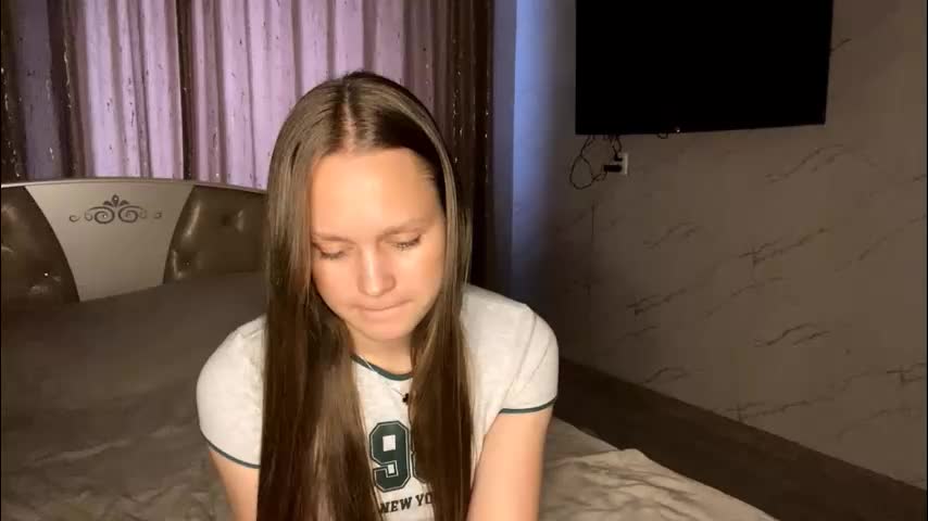 mathildeleimbach Cam Model Chat October 6, 2025